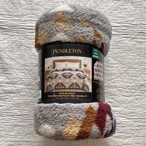 NWT Pendleton King Sherpa Blanket